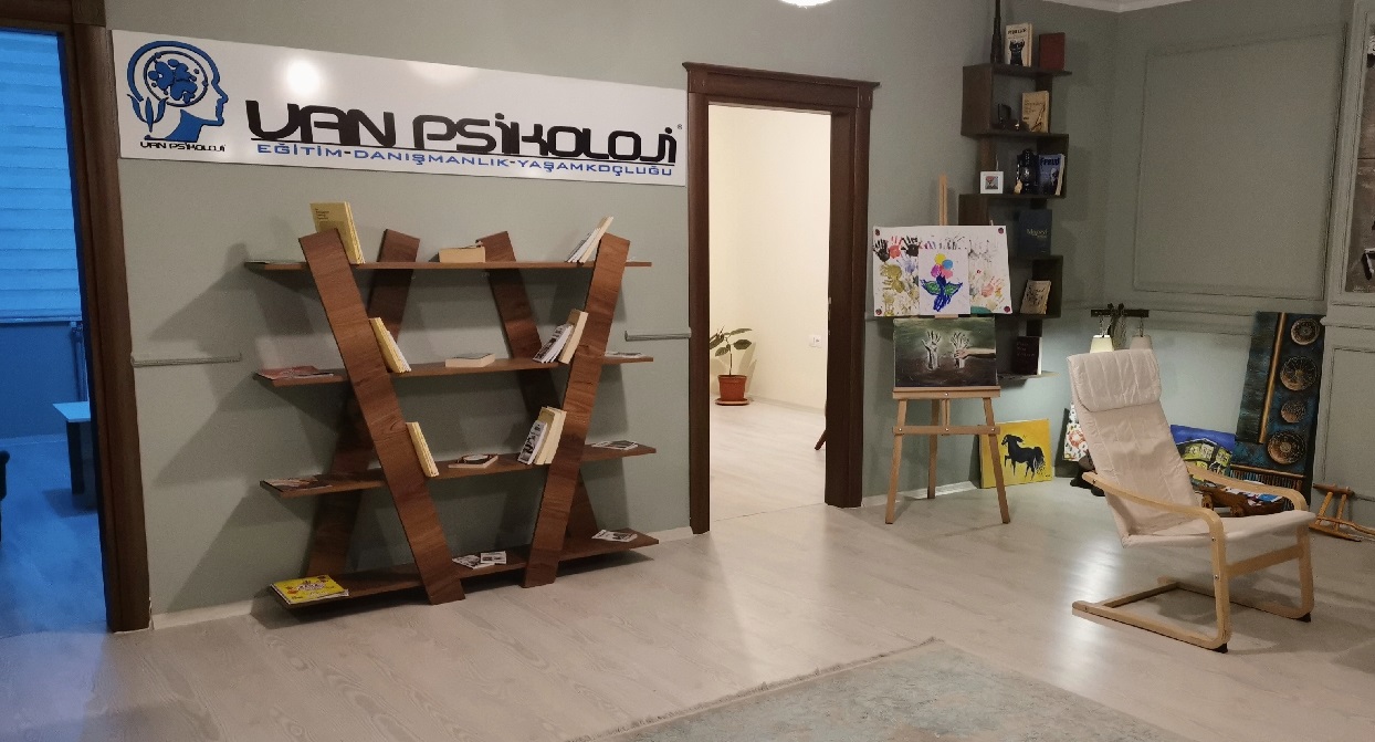 Psikolog & Psikoterapist İbrahim Ağır